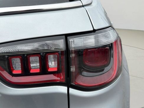 Used 2024 Jeep Compass Limited image 14