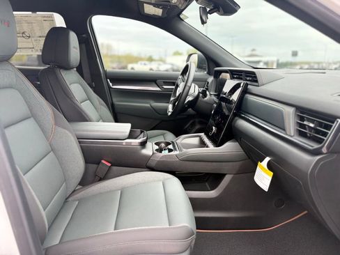 Used 2026 GMC Terrain AT4 w/ Convenience Package III AWD/4WD image 25