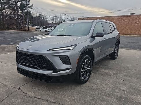 Certified 2025 Buick Enclave Sport Touring image 4