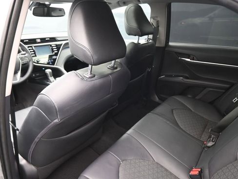 Used 2018 Toyota Camry XSE image 23