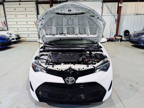 Used 2018 Toyota Corolla LE FWD image 44