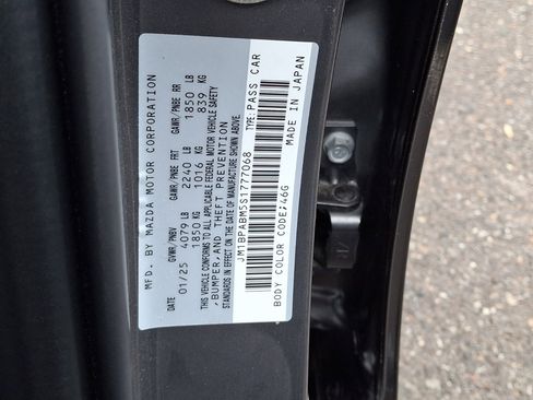 Certified 2025 MAZDA MAZDA3 s FWD image 27