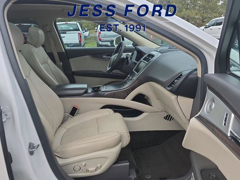 Used 2016 Lincoln MKX Reserve w/ Luxury Package image 9