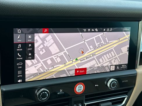 New 2026 Porsche Macan image 21