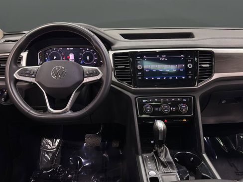 Used 2023 Volkswagen Atlas SE w/ Panoramic Sunroof Package image 6