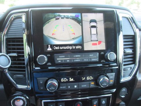 Used 2023 Nissan Titan Platinum Reserve w/ Moonroof Package AWD/4WD image 29