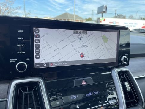Certified 2022 Kia Sorento EX w/ Panoramic Sunroof Package FWD image 14