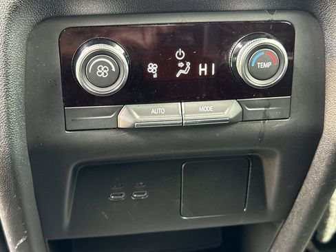 Used 2026 Buick Enclave Sport Touring FWD image 37