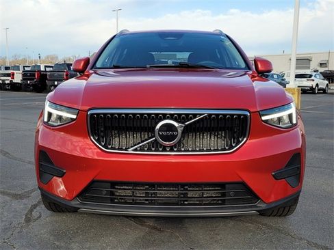 Used 2023 Volvo XC40 B5 Core image 16