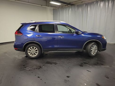 Used 2020 Nissan Rogue SV image 10