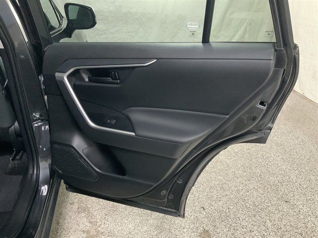 Used 2023 Toyota RAV4 LE AWD/4WD image 19