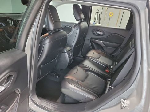 Used 2019 Jeep Cherokee Limited w/ Luxury Group image 27