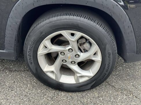 Used 2024 Chevrolet Trax LS w/ LS Convenience Package FWD image 8