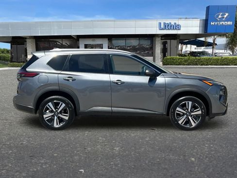 Used 2026 Nissan Rogue SL AWD/4WD image 9