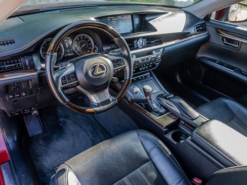 Used 2017 Lexus ES 350 w/ Luxury Package image 14