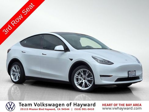 Used 2023 Tesla Model Y Long Range AWD/4WD image 1
