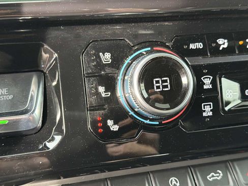 Used 2024 GMC Sierra 1500 AT4 w/ Technology Package image 9