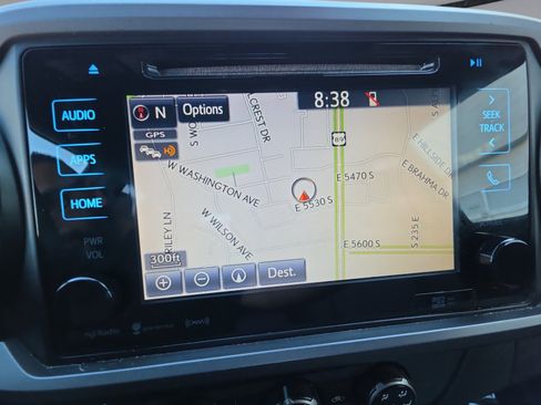 Used 2018 Toyota Tacoma TRD Sport w/ Technology Package AWD/4WD image 29