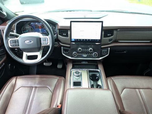 Used 2022 Ford Expedition Limited RWD image 19