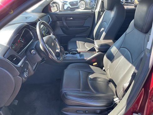 Used 2017 Chevrolet Traverse LT image 12