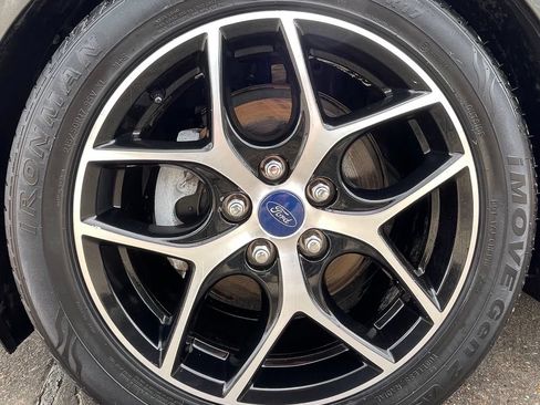 Used 2017 Ford Focus SEL FWD image 10