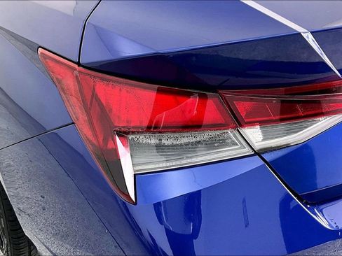 Used 2021 Hyundai Elantra SEL image 39