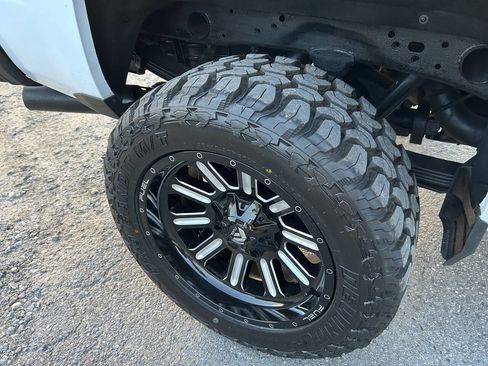 Used 2019 Chevrolet Silverado 2500 LT AWD/4WD image 15
