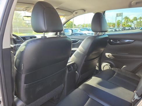 Used 2017 Nissan Rogue Sport SL FWD image 11