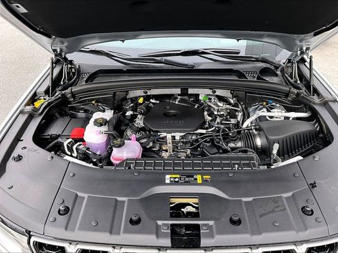 New 2026 Jeep Grand Cherokee Summit image 16