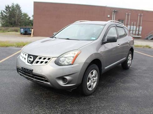 Used 2015 Nissan Rogue S w/ Convenience Package AWD/4WD image 2