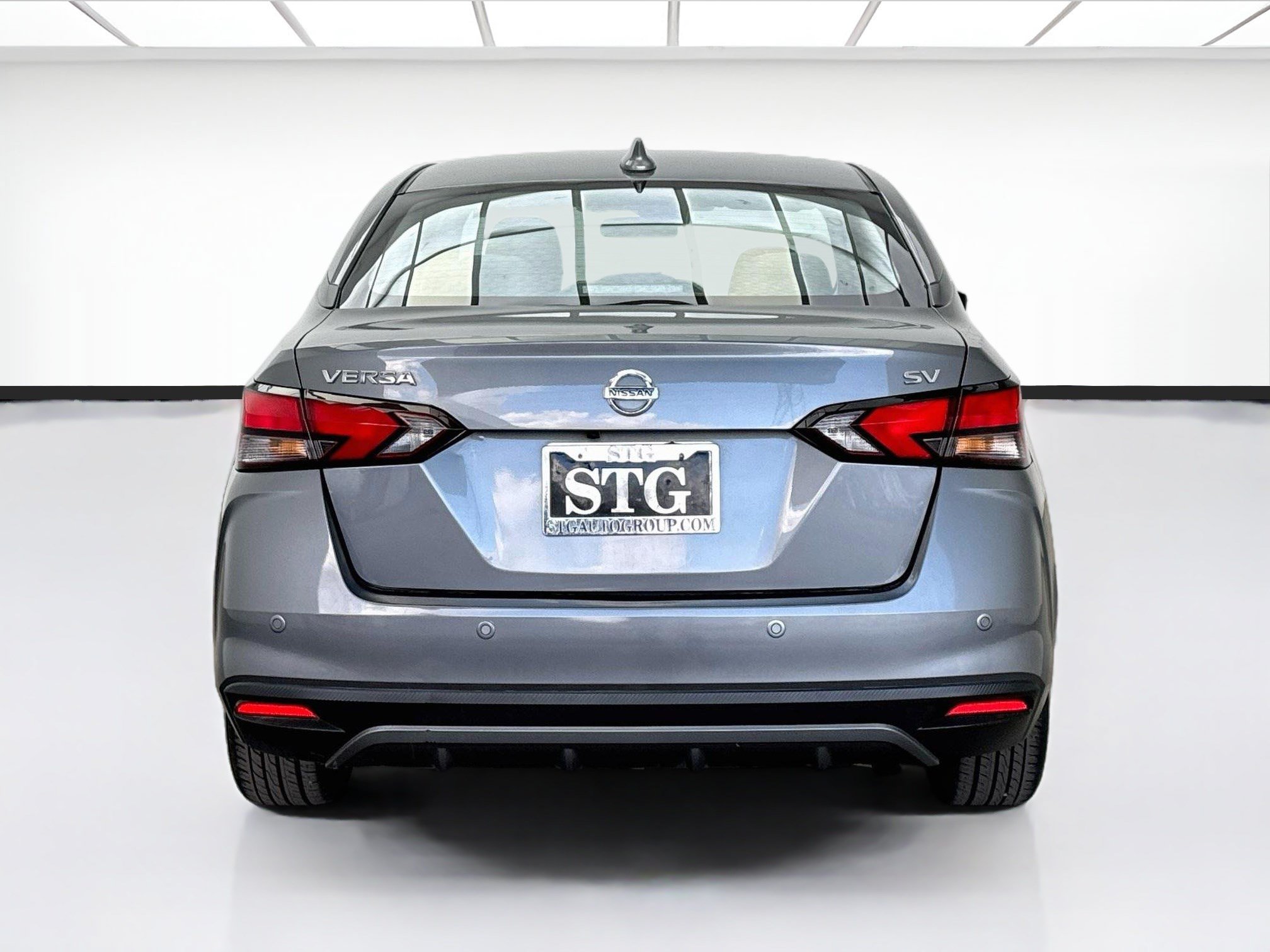 Used 2021 Nissan Versa SV FWD image 5