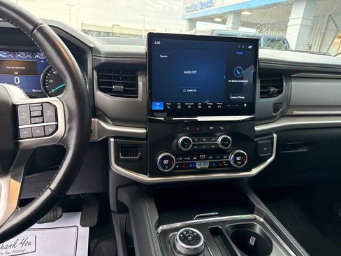 Used 2024 Ford Expedition Max XLT image 22