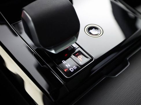 Used 2025 Land Rover Range Rover Sport Dynamic SE image 23