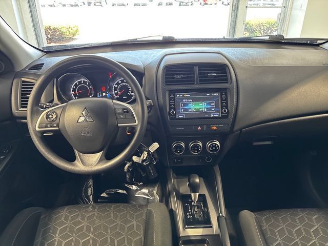 Used 2025 Mitsubishi Outlander Sport ES AWD/4WD image 16