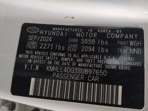 Used 2025 Hyundai Elantra SE FWD image 33