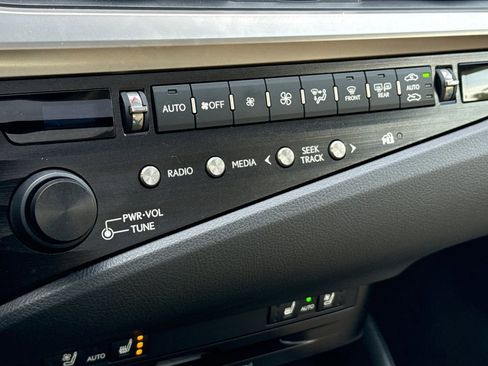 Used 2019 Lexus ES 350 w/ Premium Package image 17