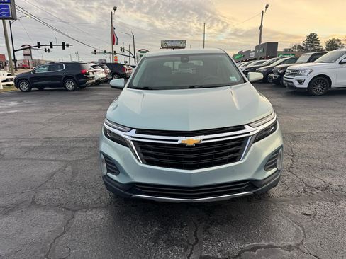 Used 2022 Chevrolet Equinox LT w/ Driver Convenience Package image 3