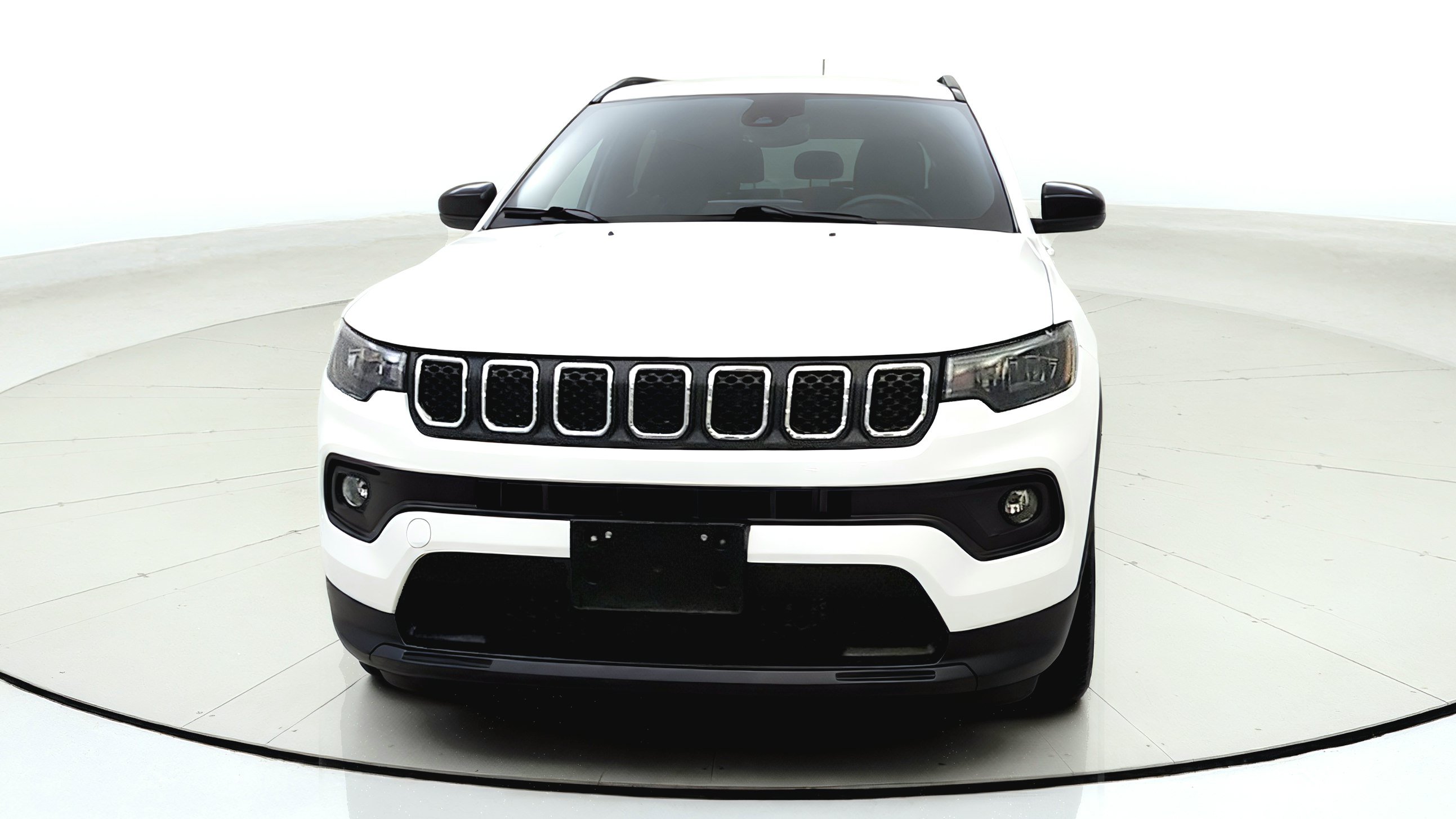 Used 2023 Jeep Compass Latitude w/ Convenience Group AWD/4WD image 2