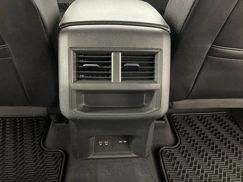 Used 2022 Volkswagen Atlas Cross Sport SE AWD/4WD image 20
