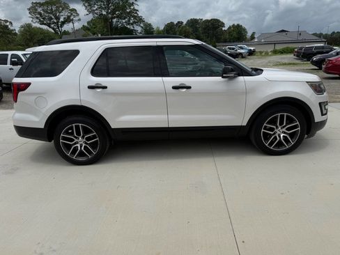 Used 2017 Ford Explorer Sport w/ Equipment Group 401A AWD/4WD image 11