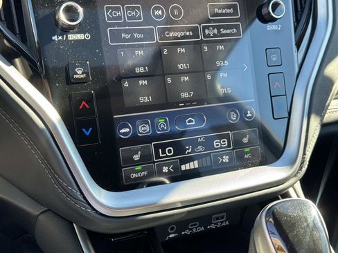 Used 2025 Subaru Outback Limited XT image 24