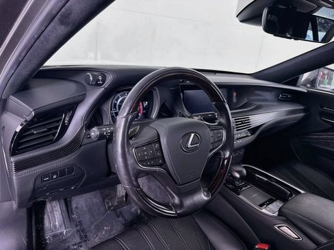 Used 2020 Lexus LS 500 w/ Interior Upgrade Package RWD image 9