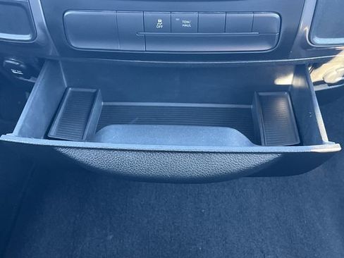 Used 2021 RAM 1500 Classic SLT image 6