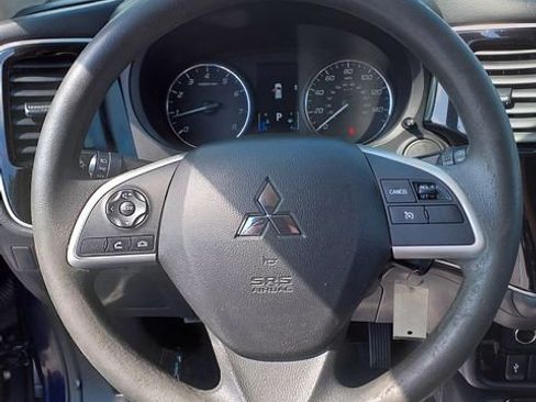 Used 2020 Mitsubishi Outlander ES FWD image 28