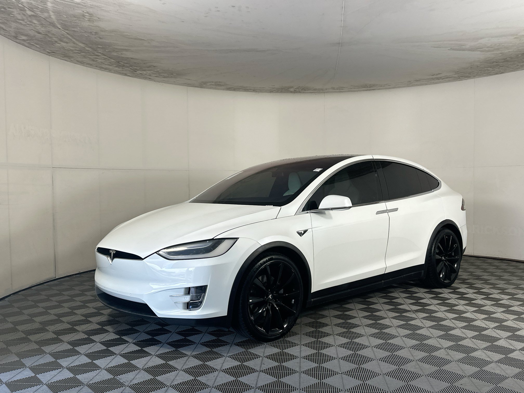 Used 2017 Tesla Model X 75D AWD/4WD image 7