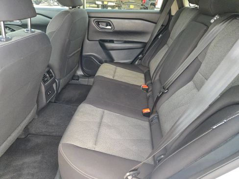 Used 2025 Nissan Rogue SV FWD image 13