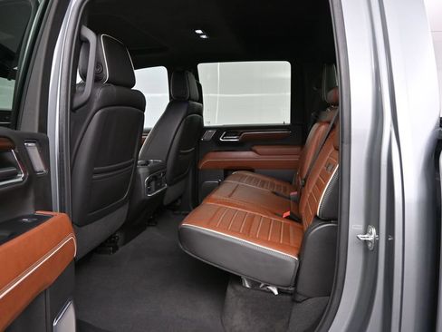 Used 2024 GMC Sierra 2500 Denali Ultimate w/ Max Trailering Package AWD/4WD image 11