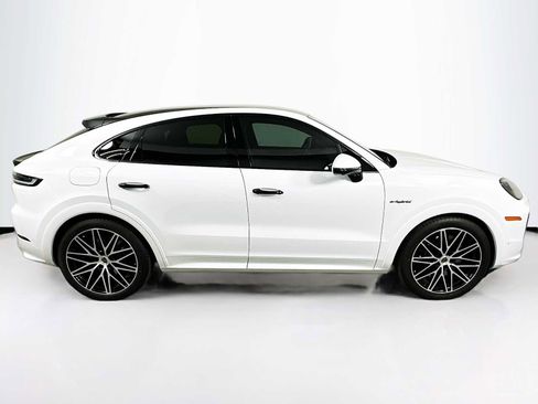 New 2025 Porsche Cayenne Turbo image 32