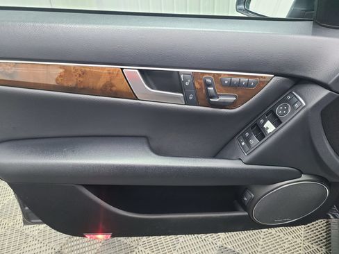 Used 2013 Mercedes-Benz C 300 4MATIC Sedan image 22