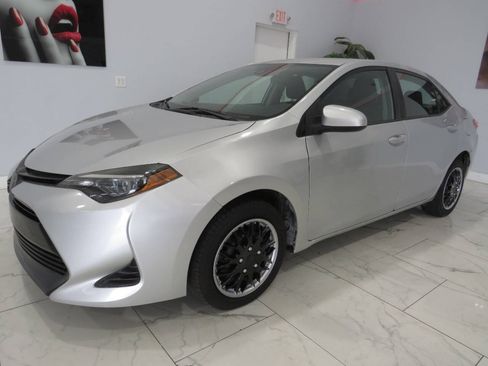 Used 2019 Toyota Corolla LE FWD image 7